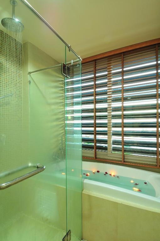Hotell The Baycliff Residences Patong